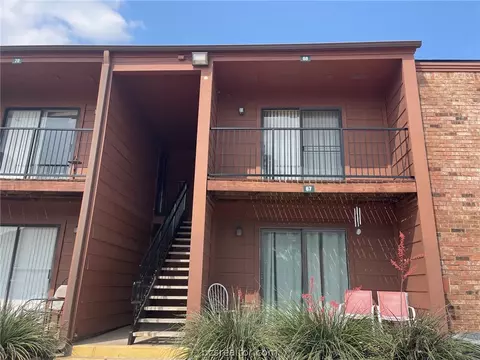 904 University Oaks 68, College Station, TX 77840