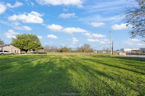 1414 Finfeather Rd, Bryan, TX 77803 photo 7