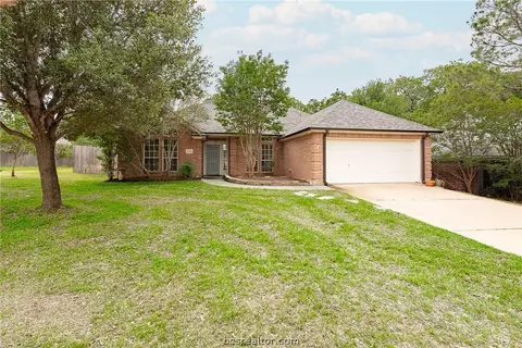 2701 Bayberry Ct, Bryan, TX 77807