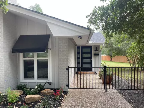 307 Hensel Ave, Bryan, TX 77801 photo 2