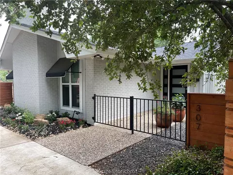 307 Hensel Ave, Bryan, TX 77801 photo 3