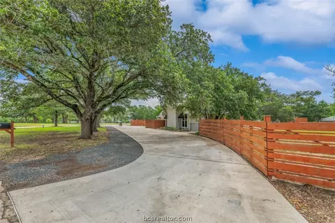 307 Hensel Ave, Bryan, TX 77801 photo 5