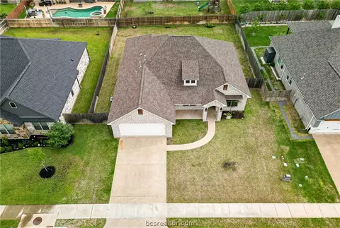 3212 Glencairn Ct, Bryan, TX 77808