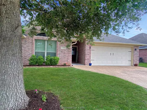 218 Rugen Ln, College Station, TX 77845