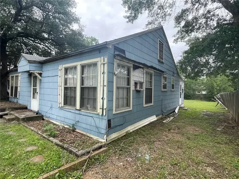 Exterior - 1407 E 23rd St, Bryan, TX 77803 photo 4 of 6