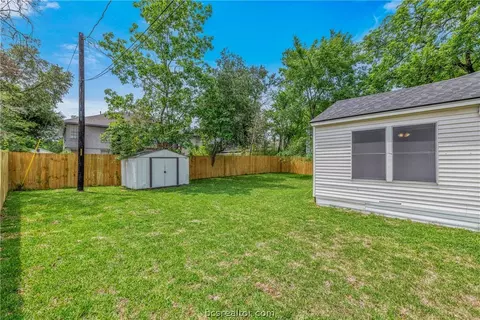 Exterior - 1415 Park St, Bryan, TX 77803 photo 5 of 6
