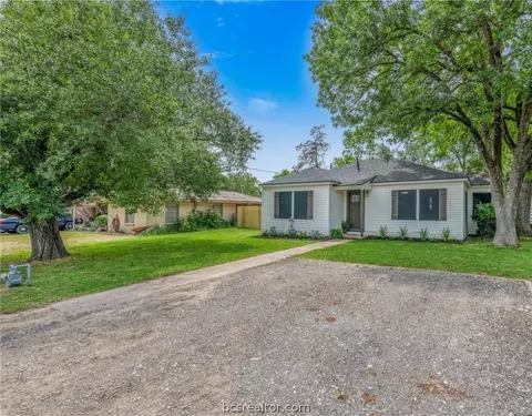 Exterior - 1415 Park St, Bryan, TX 77803 photo 3 of 6