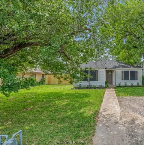 Exterior - 1415 Park St, Bryan, TX 77803 photo 2 of 6