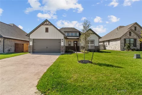 2907 Bombay Dr, Bryan, TX 77808