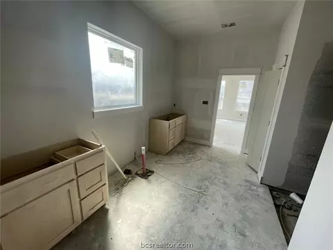 Entry Way - 4301 Conestogo Ct, Bryan, TX 77802 photo 2 of 2