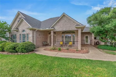 Exterior - 5784 Easterling Dr, Bryan, TX 77808 photo 2 of 9