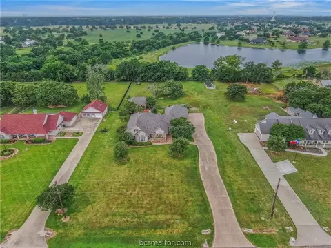 View/Area - 5784 Easterling Dr, Bryan, TX 77808 photo 3 of 4