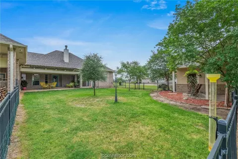 Exterior - 5784 Easterling Dr, Bryan, TX 77808 photo 8 of 9