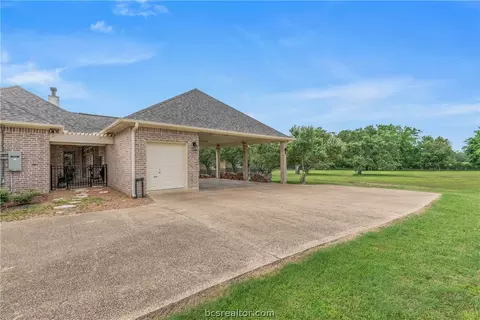 Exterior - 5784 Easterling Dr, Bryan, TX 77808 photo 7 of 9