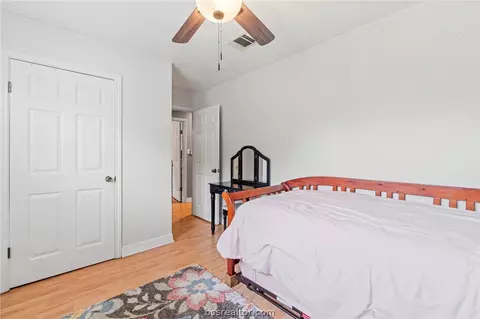 Bedroom - 607 Toby Ln, Conroe, TX 77301 photo 3 of 6