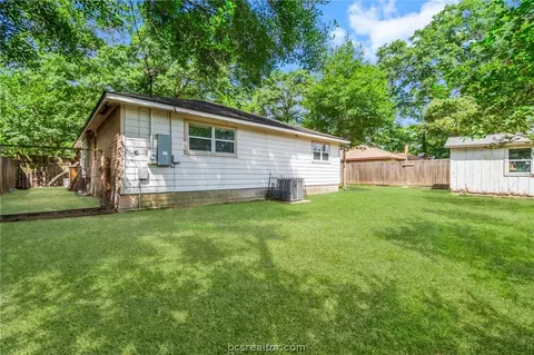 Exterior - 607 Toby Ln, Conroe, TX 77301 photo 7 of 9