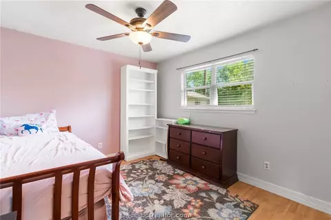 Bedroom - 607 Toby Ln, Conroe, TX 77301 photo 2 of 6