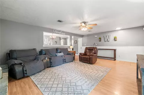 Living - 607 Toby Ln, Conroe, TX 77301 photo 2 of 3