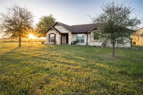 4704 Wilcox Ln, Bryan, TX 77808