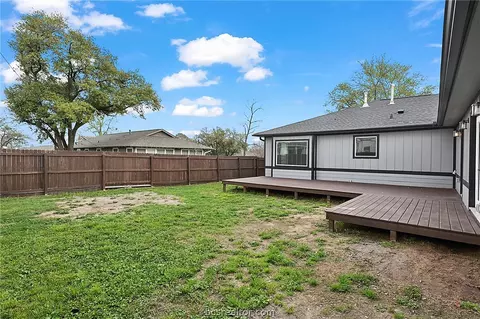 Exterior - 706 Broadmoor Dr, Bryan, TX 77802 photo 4 of 9