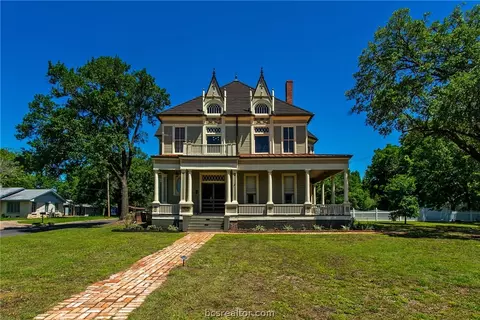 901 Church St, Navasota, TX 77868