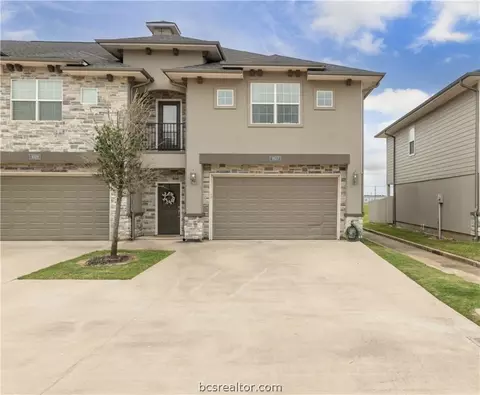 3527 Summerway Dr, College Station, TX 77845