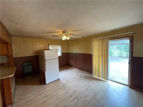 2010 Stevens Dr, Bryan, TX 77803 photo 5