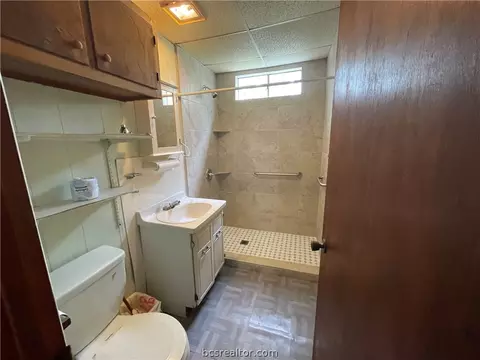 2010 Stevens Dr, Bryan, TX 77803 photo 13