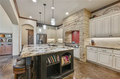 Kitchen - 7600 Hidden Trl, Bryan, TX 77808 photo 3 of 3