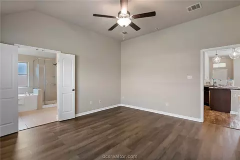 2017 Dumfries Dr, Bryan, TX 77807 photo 11