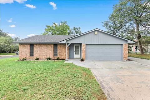 4407 Robinhood Cir, Bryan, TX 77803