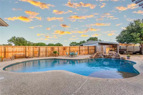 3511 Riata Ct, Bryan, TX 77808