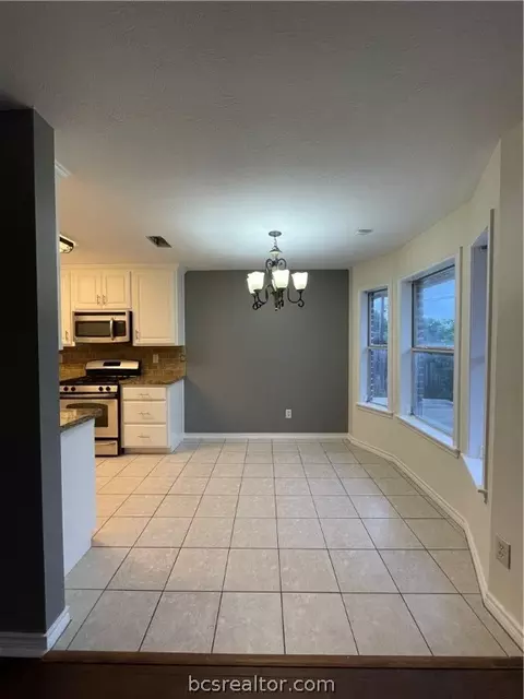 1602 Winfield Ct, Bryan, TX 77802 photo 4