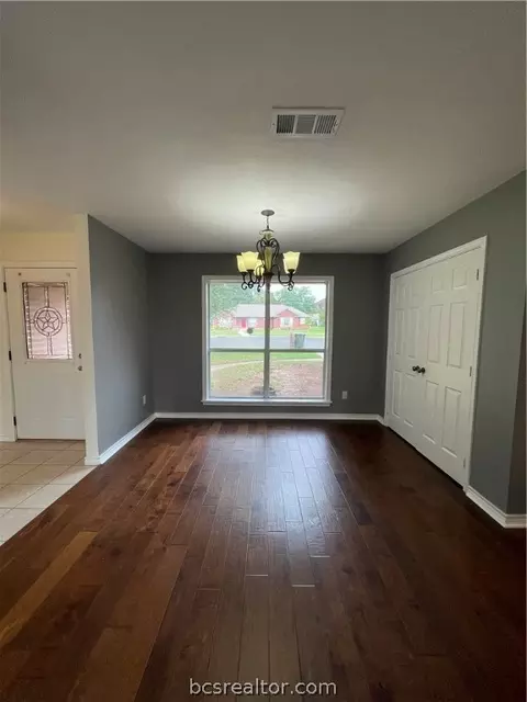 1602 Winfield Ct, Bryan, TX 77802 photo 2
