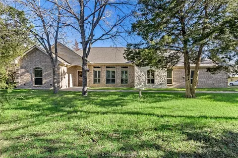 10661 Deer Run, College Station, TX 77845