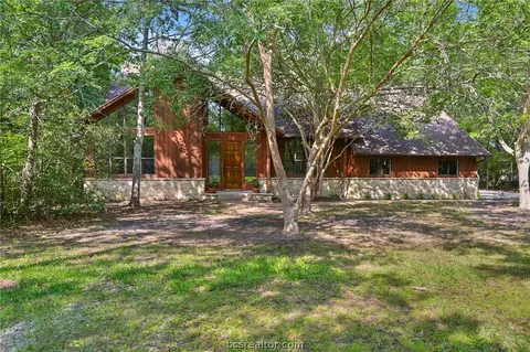 16855 Calumet Trl, College Station, TX 77845