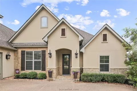 4300 Hadleigh Ln, College Station, TX 77845