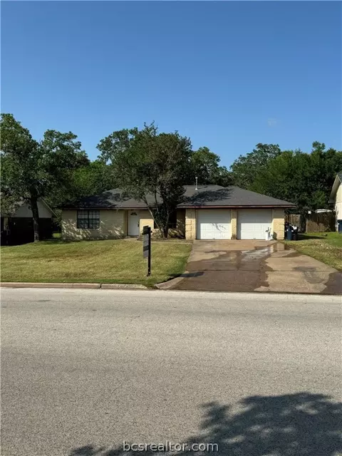 2003 Southwood Dr, College Station, TX 77840