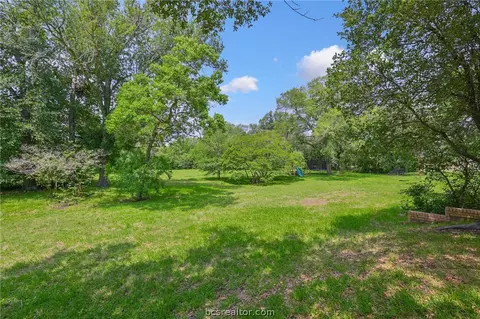 1205 Broadmoor Dr, Bryan, TX 77802 photo 34