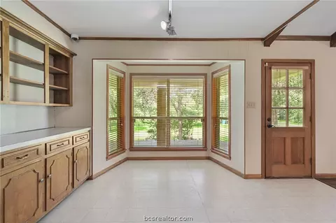 1205 Broadmoor Dr, Bryan, TX 77802 photo 6