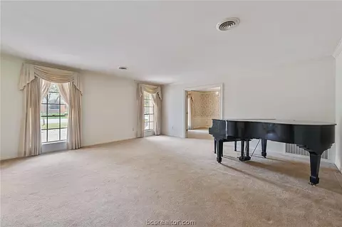1205 Broadmoor Dr, Bryan, TX 77802 photo 10