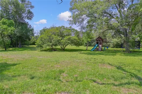1205 Broadmoor Dr, Bryan, TX 77802 photo 33