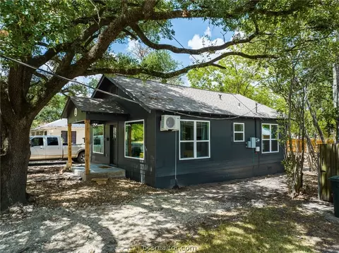 Exterior - 902 Travis St, Bryan, TX 77803 photo 9 of 9