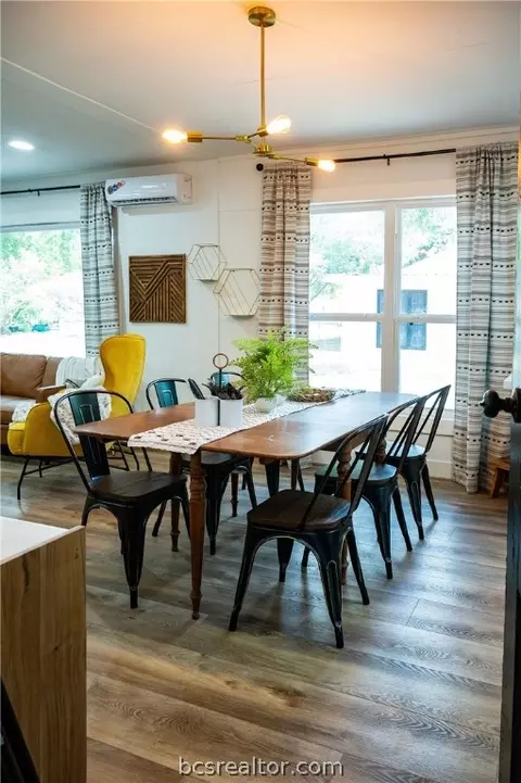 Dining - 902 Travis St, Bryan, TX 77803 photo 2 of 3