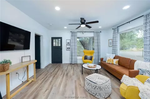 Living - 902 Travis St, Bryan, TX 77803 photo 3 of 5