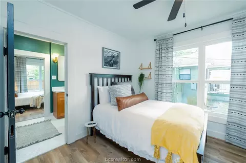 Bedroom - 902 Travis St, Bryan, TX 77803 photo 3 of 7
