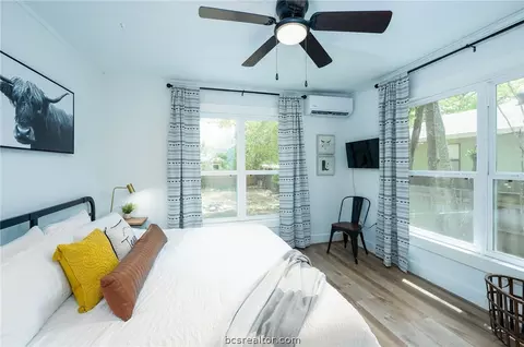 Bedroom - 902 Travis St, Bryan, TX 77803 photo 2 of 7