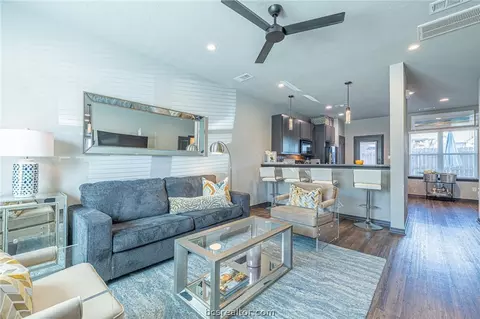 1451 Associates Avenue 204, College Station, TX 77840