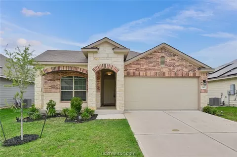 1963 Cartwright St, Bryan, TX 77807