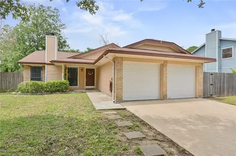 1016 Chinaberry Dr, Bryan, TX 77803